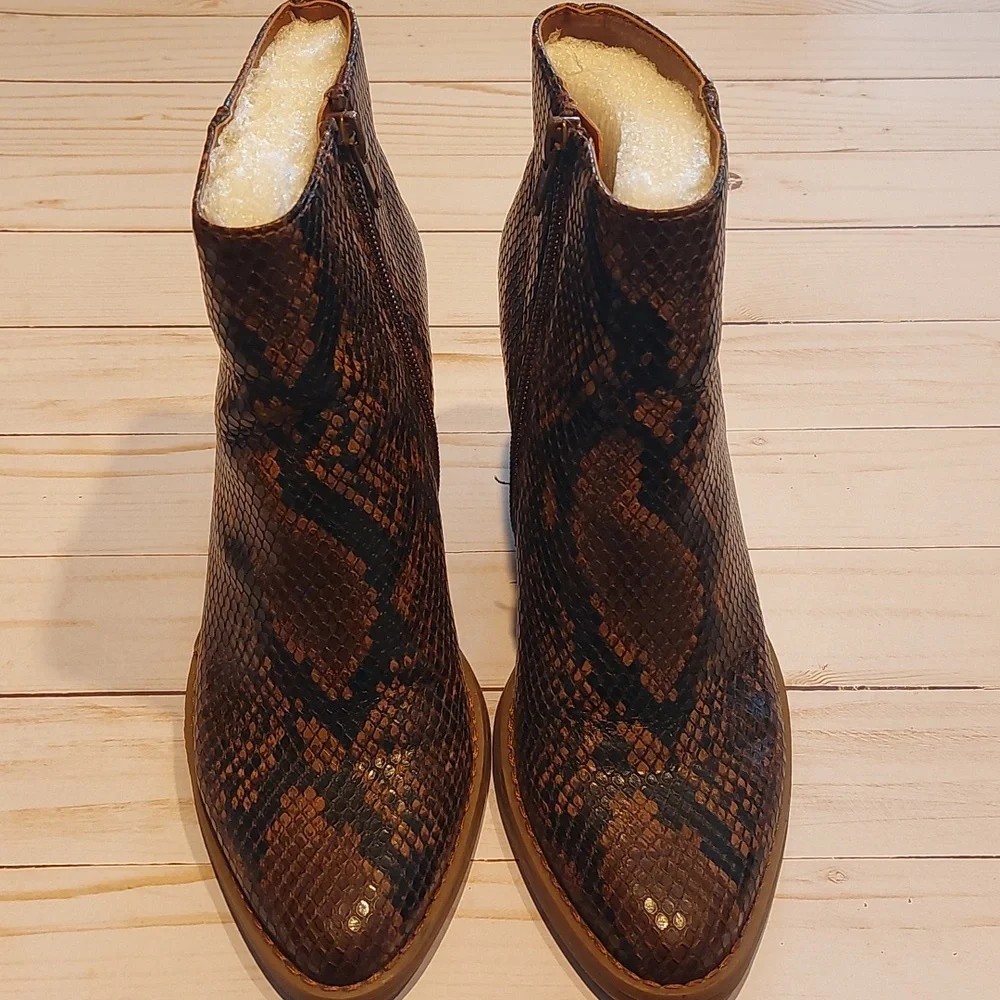 Snakeskin Ankle Boot - Picture 4 of 8